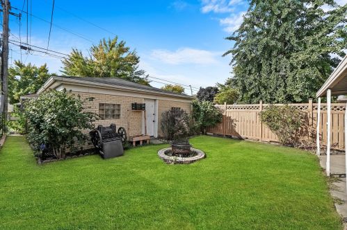 5759 63 Pl, Chicago IL 60638-5414 exterior