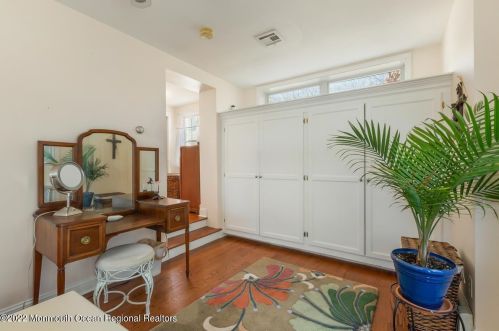 31 Park Ave, Locust NJ 07760-1523 exterior