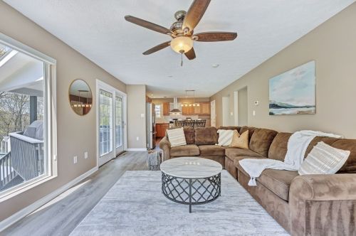 408 Larchmont Ct, Moon Twp PA  15108-9100 exterior