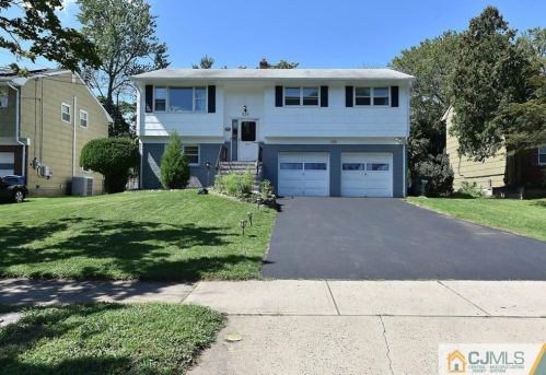 226 Prospect Ave, Green Brook NJ  08812-1418 exterior