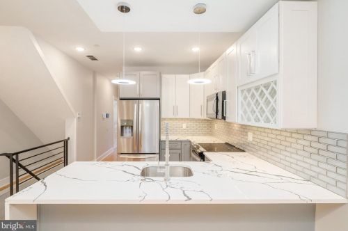 1720 22nd St, Philadelphia PA 19145-1943 exterior