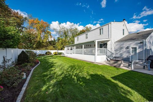 168 Suffolk Ave, Babylon NY 11704-2825 exterior