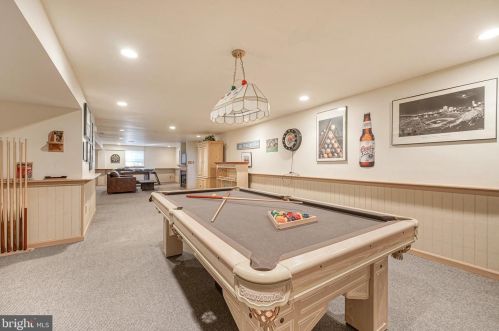 317 Kraft Ct, Camden NJ 08107-1075 exterior