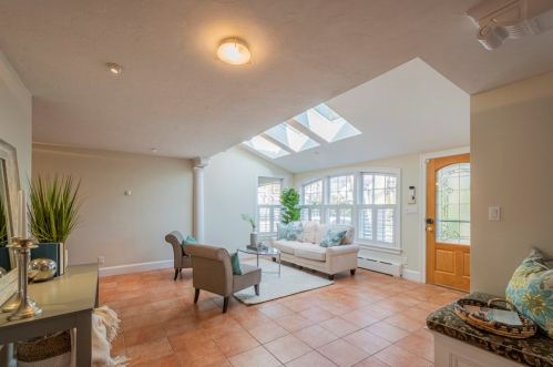 544 Quinobequin Rd, Newton MA 02468-2129 exterior