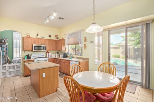 890 Leo Pl, Chandler AZ 85249-5215 exterior