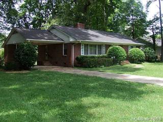 827 Glendora Dr, Charlotte NC  28212-5521 exterior