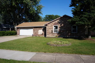 1151 Almond Dr, Aurora, IL 60506-1609