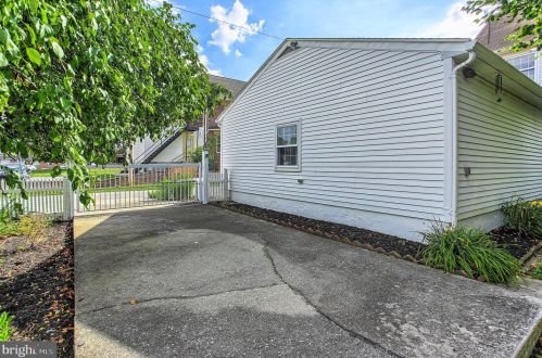 822 Broadway, Hanover PA  17331-2015 exterior