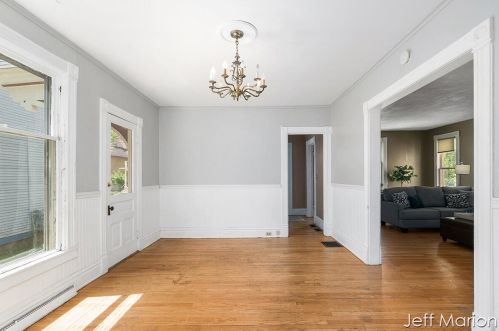 56 Un Ave, Grand Rapids MI 49503-4451 exterior