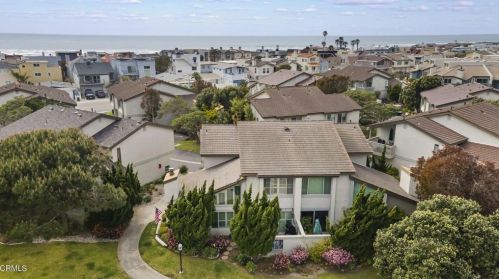 3354 Sunset Ln, Oxnard CA 93035-4128 exterior