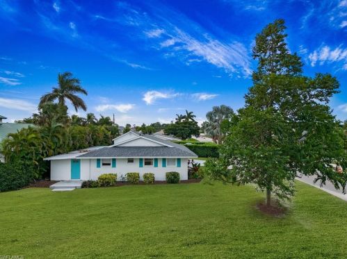 702 107 Ave, Naples FL 34108-1858 exterior