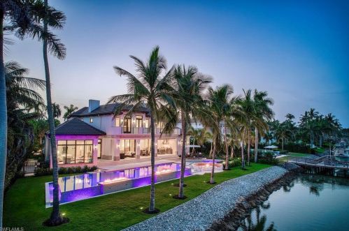 1365 Spyglass Ln, Naples FL 34102-7735 exterior