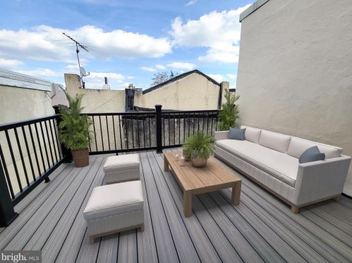 931 11 St, Philadelphia PA 19147-1901 exterior