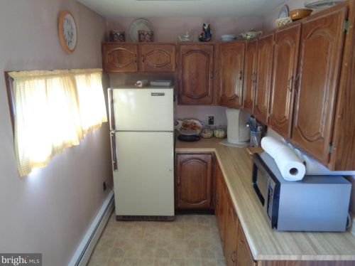 11 Bedford Dr, Trenton NJ exterior