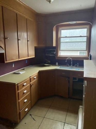 294 Rhode Is Ave, Woonsocket RI 02895-5576 exterior