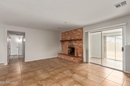 602 Behrend Dr, Phoenix AZ 85024-1871 exterior