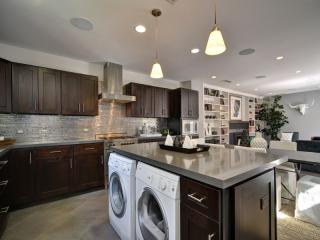 1236 Greenacre Ave, Los Angeles CA  90046-5708 exterior