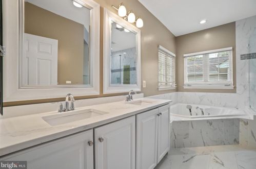 6802 Morning Brk Ter, Alexandria VA 22315-6117 exterior