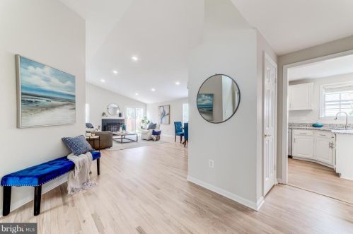 7546 Cross Gate Ln, Alexandria, VA 22315-4619