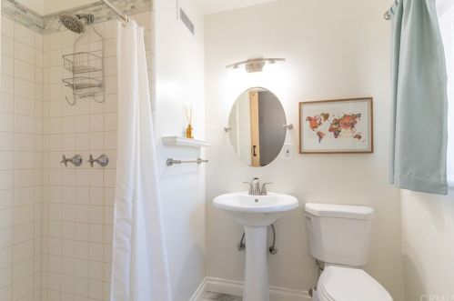 1352 Hill Ave, Fullerton CA 92833-4010 exterior