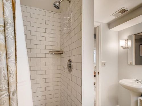 1661 Beechwood Ave, Saint Paul MN 55116-2411 exterior