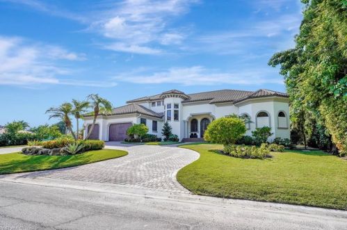 606 Binnacle Dr, Naples, FL 34103-2724