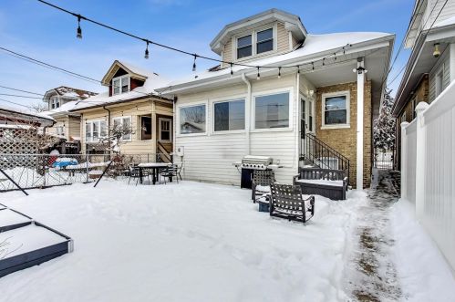 5327 Oakdale Ave, Chicago IL 60657-8139 exterior