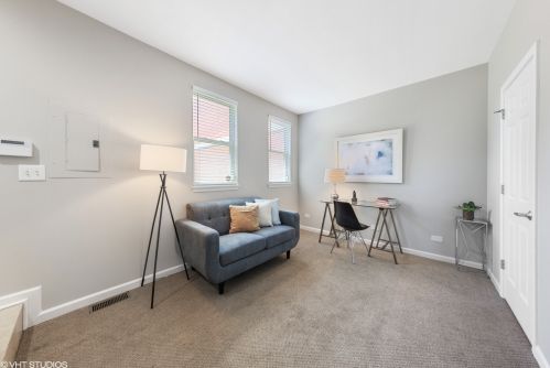 706 Evergreen Ave, Chicago IL 60622-1908 exterior