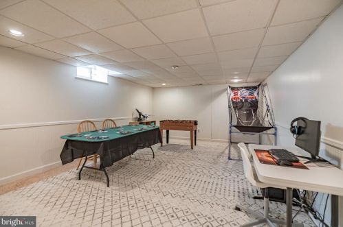 915 Standish Ave, Huntingdon Valley PA 19006-8725 exterior