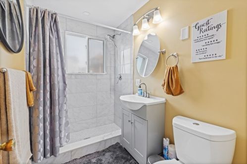 699 Adams St, Boston MA  02122-1939 exterior