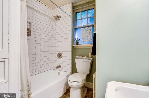 1801 Commonwealth Ave, Alexandria VA 22301-1403 exterior