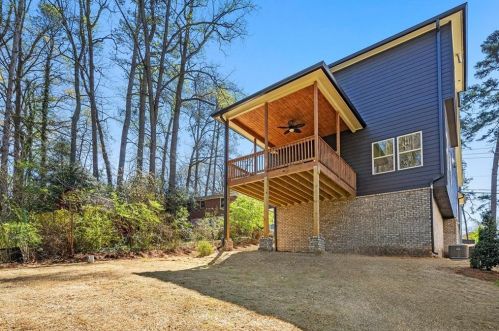 1055 Church St, Smyrna GA exterior