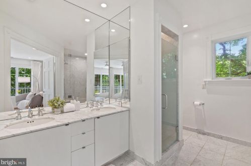 1847 47 Pl, Washington DC 20007-1910 exterior