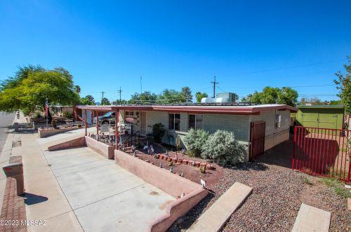 752 Edgewater Dr, Tucson AZ 85704-2412 exterior