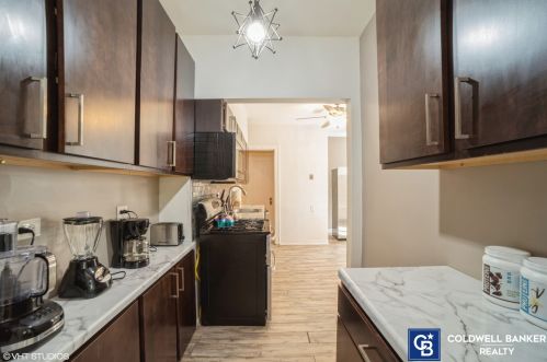 6829 Paxton Ave, Chicago IL 60649-3212 exterior