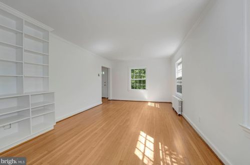 2822 University Ter, Washington DC  20016-3459 exterior