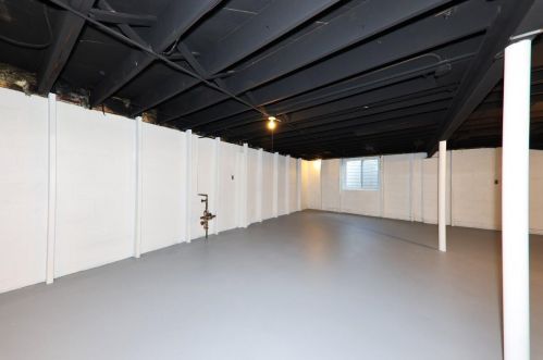 4445 Upham Ave, Milwaukee WI  53220-5122 exterior