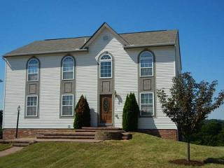 521 Blue Ridge Dr, Moon Twp, PA 15108-5503