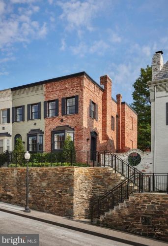 1026 31st St, Washington DC  20007-4405 exterior