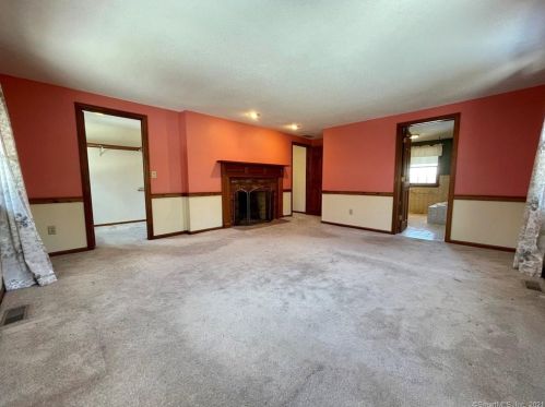 254 Jobs Hl Rd, Ellington CT 06029-2209 exterior