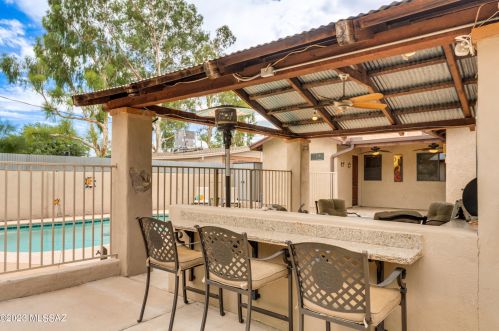 5937 Beverly St, Tucson, AZ 85711-5143