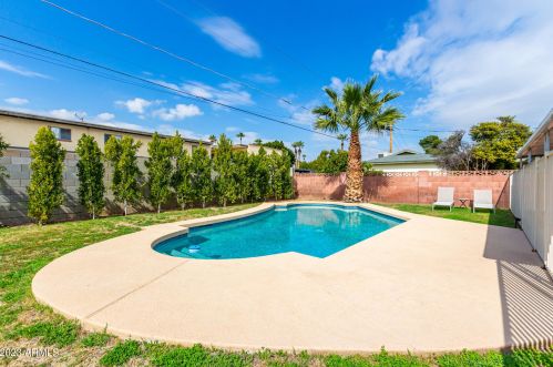 6634 16th Dr, Phoenix AZ  85015-1425 exterior