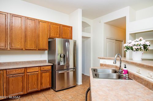 7972 Hawk Eagle Ct, Tucson AZ  85757-1643 exterior