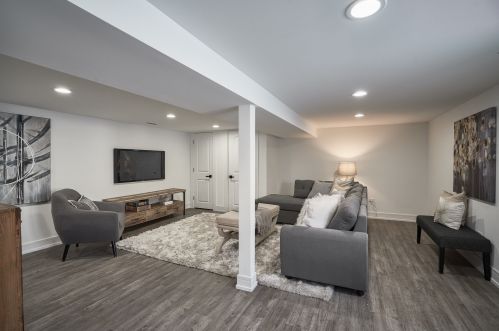 4452 Leland Ave, Chicago IL  60630-4043 exterior