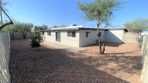 352 Kent Dr, Tucson AZ 85710-2441 exterior