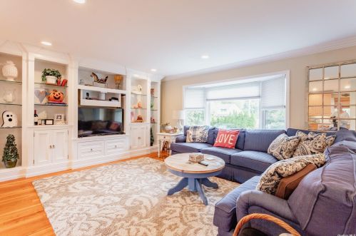 17 Dryden Way, Commack NY 11725-1927 exterior