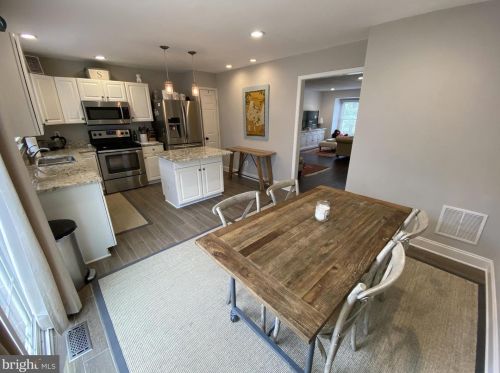 369 Pickett St, Alexandria VA  22304-2103 exterior