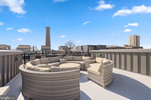 112 Christian St, Philadelphia PA 19147-4218 exterior