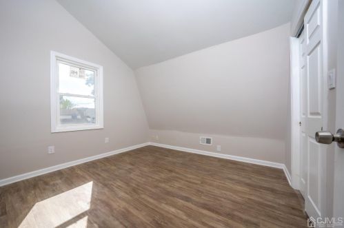 16 Wright St, Iselin NJ 08830 exterior