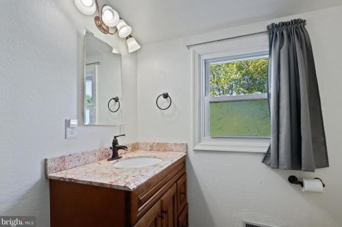 3419 Memorial St, Alexandria VA  22306-1548 exterior